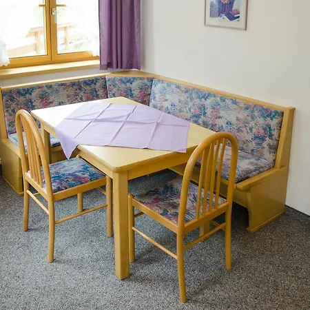 Pezza Lischa Apartment *