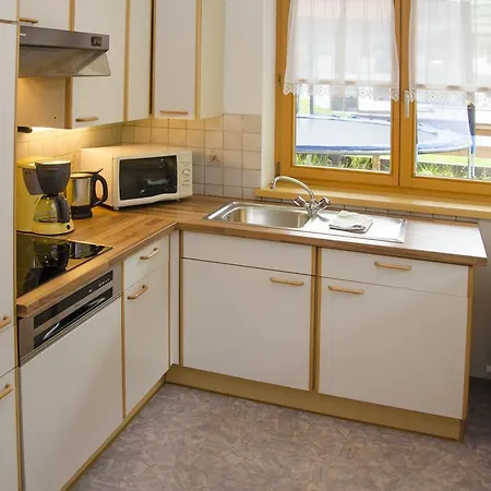 Apartment Pezza Lischa *